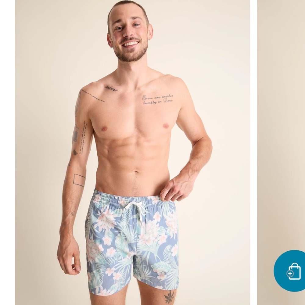 Chubbies Mens Swim Trunks 5.5” Inseam- Size Large- Vintage Hawaiian Print